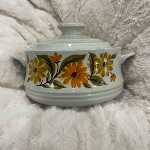 Vintage Floral stoneware Casserole baking Dish handles lid White Orange flowers